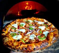 Paneer Smoky Pizza Pizza