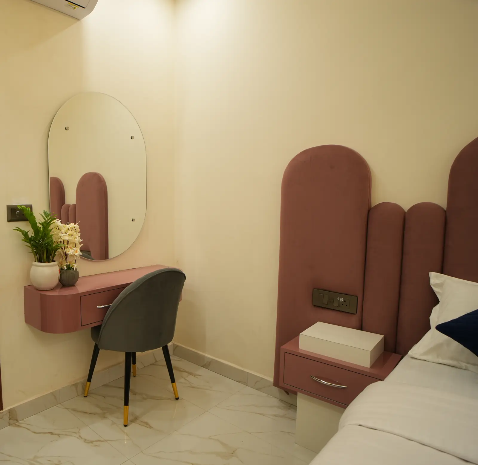 Hotel Interior HistorySecond